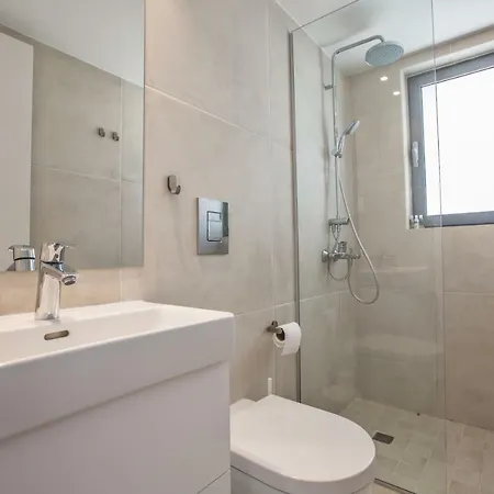 White Pearl 7 * Protaras