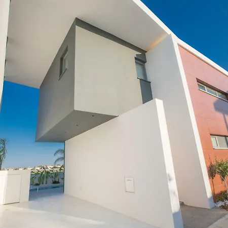 White Pearl 7 * Protaras
