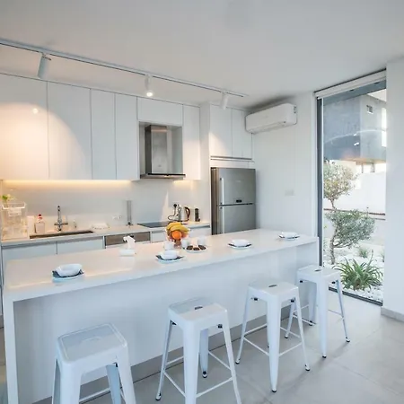 White Pearl 7 *